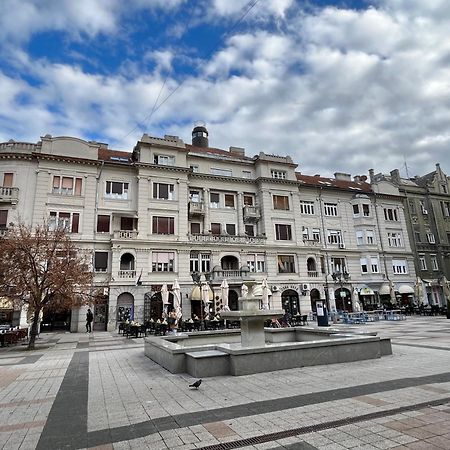 Porta Apartments Novi Sad Buitenkant foto